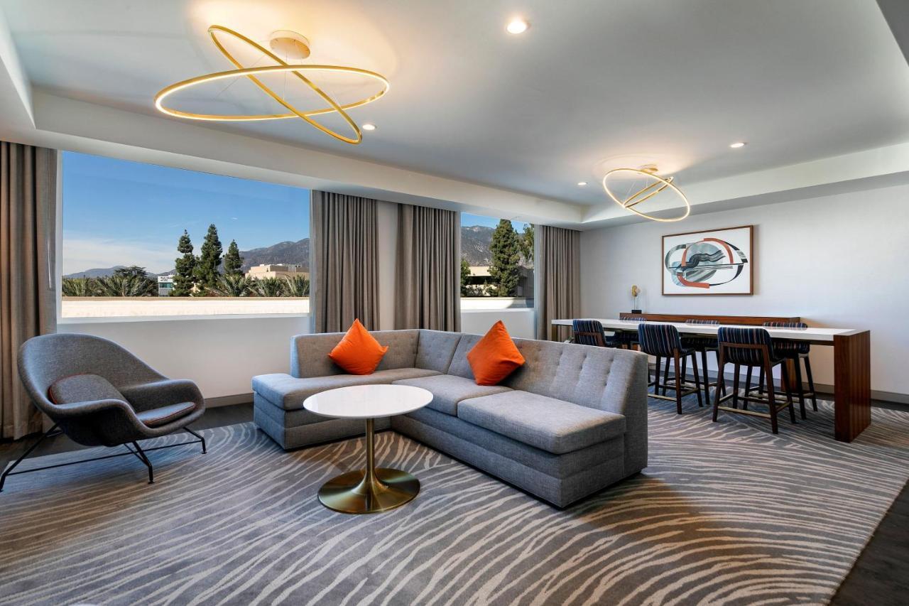 Le Meridien Pasadena Hotel