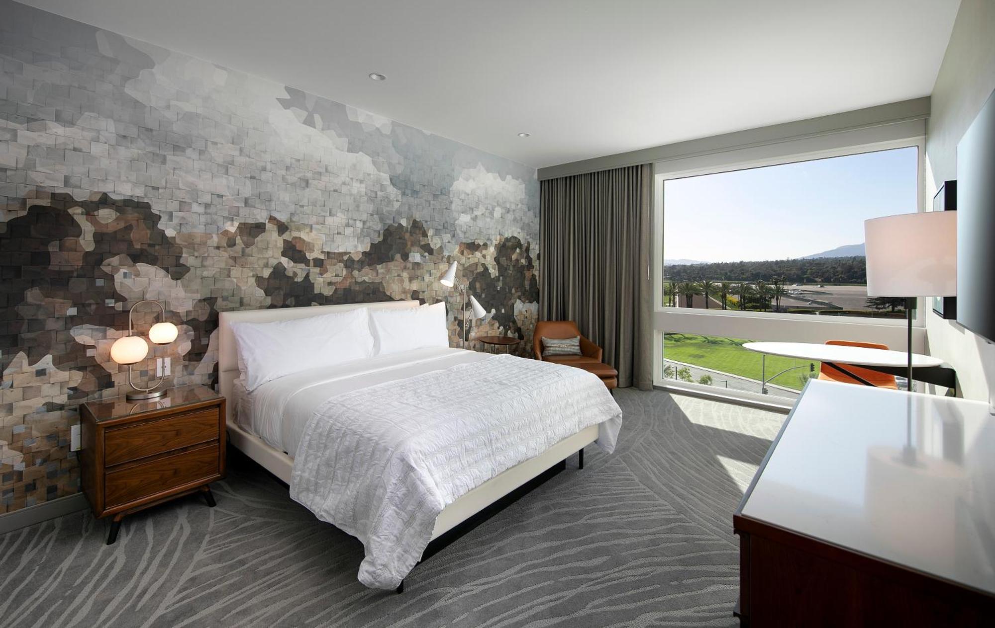 Le Meridien Pasadena Hotel