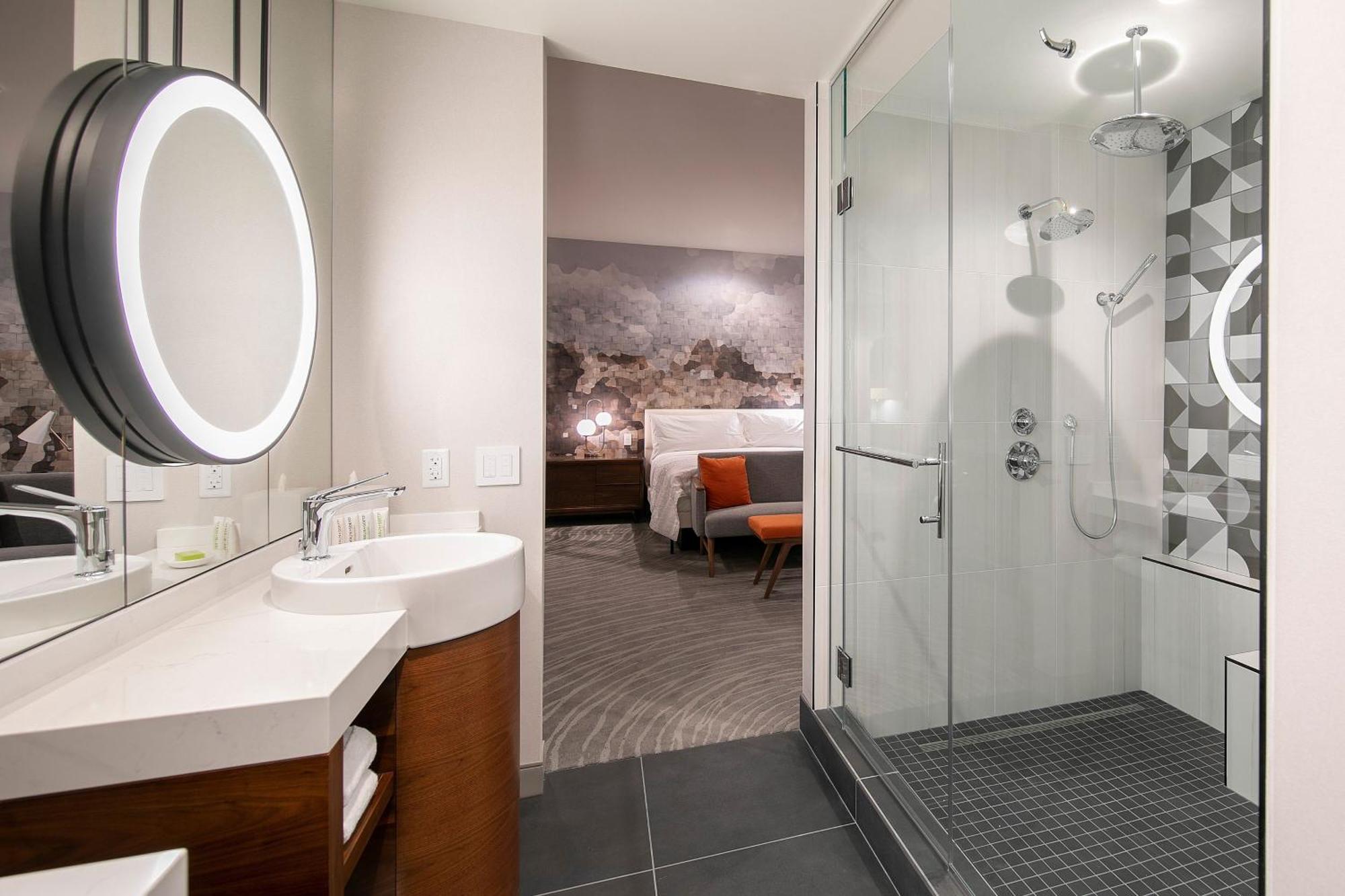 Le Meridien Pasadena Hotel