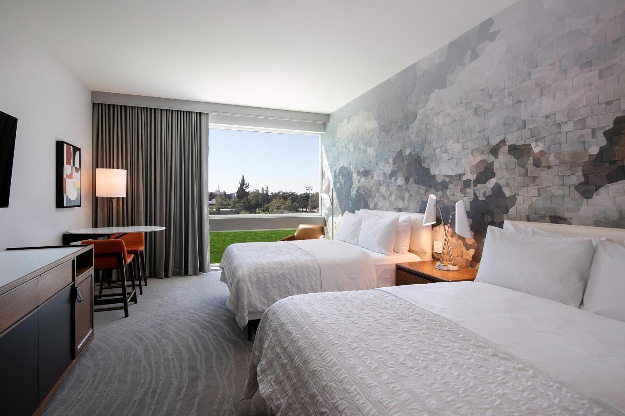 Le Meridien Pasadena Hotel