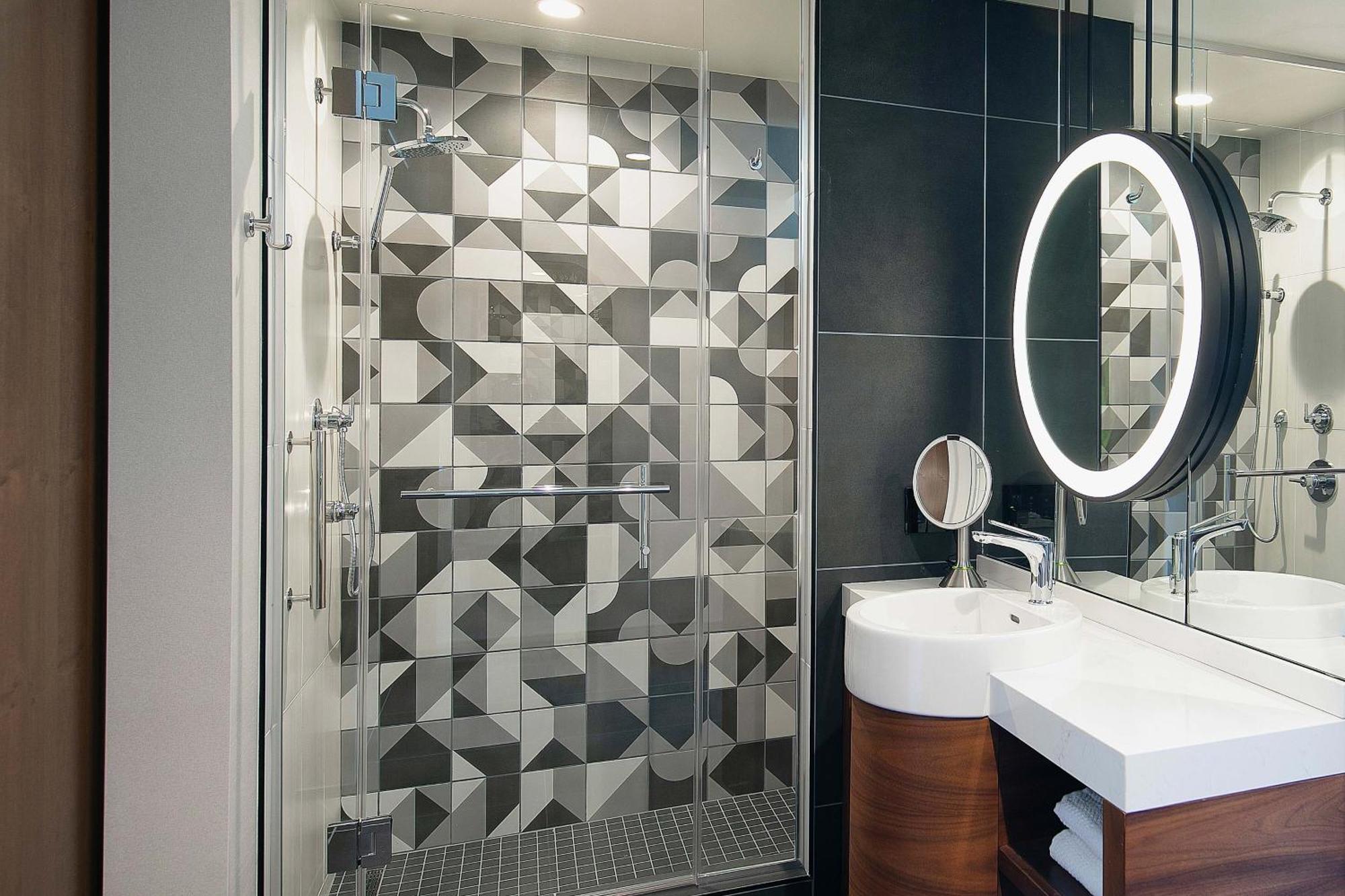 Le Meridien Pasadena Hotel 4*