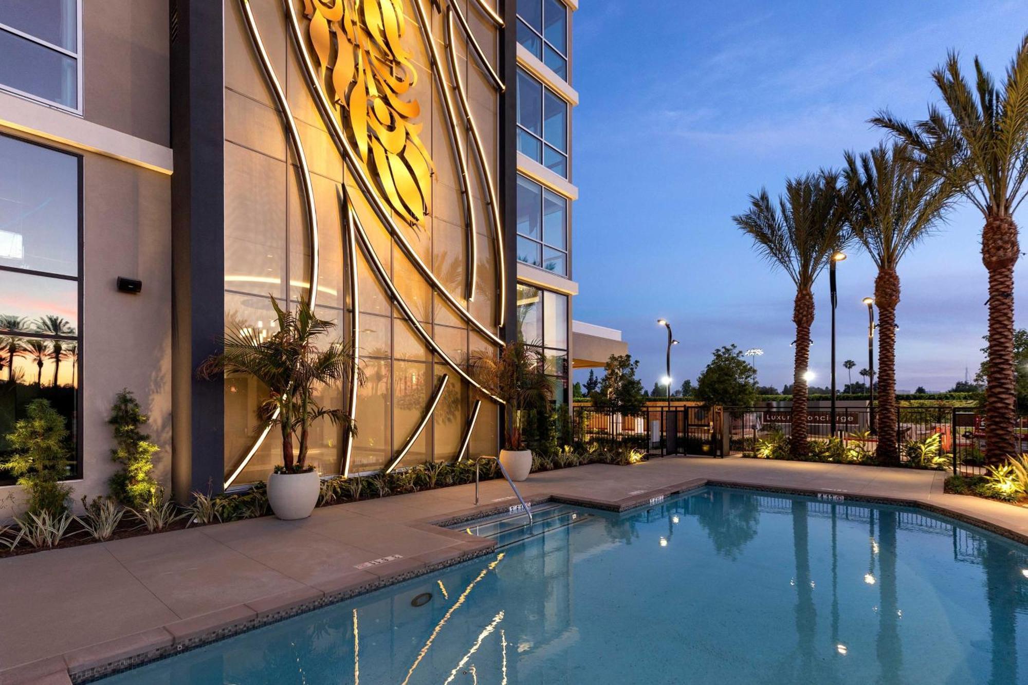 Le Meridien Pasadena Hotel